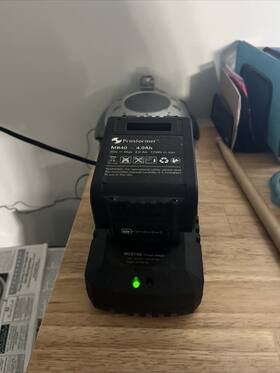 Mb40 Battery Frostier - 4.0ah 20v Max Lithium And Charger