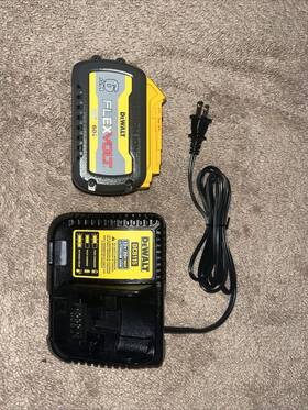 2482 Dewalt 20v/60v 6ah Flexvolt Battery With Charger #2482 2482 Dewalt 20v/60v 6ah Flexvolt Battery With Charger #2482