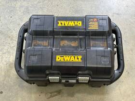 Dcb116 Dewalt 40v Max 6 Pack Charging Station Dcb116 Dewalt 40v Max 6 Pack Charging Station