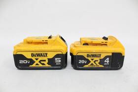 Dewalt Dcb204-205 20 Volt Max Xr Lithium Ion Battery Set - 5.0 Ah And 4.0