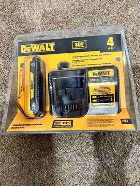 Dcb240c Dewalt 20v Max Compact 4.0ah Battery Pack With 12v-20v Charger Dcb240c Dewalt 20v Max Compact 4.0ah Battery Pack With 12v-20v Charger
