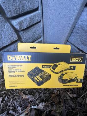 Dcb245-2c Dewalt 20v Max Starter Kit With 4.0 Ah And 5.0 Batteries Charger
