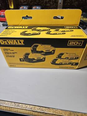 Dcb324-4yyr Dewalt Dcb324-4r 4/pk 20v Max Batteries 2 Ah/4 Ah Brand New