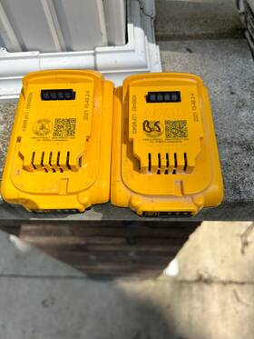 Dcbp203 Dewalt 20v 2ah Xr Battery For Parts Only