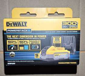 Dcbp520c Dewalt Powerstack 20v Max 5ah Li-ion Battery And Charger Kit New Sealed