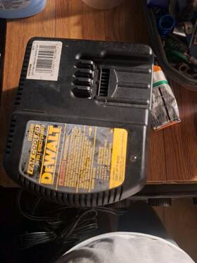 Dw02949 Dewalt Fan Cooled With Tune Up Mode 24volt Battery Charger
