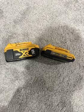N562172 Dewalt N150970 Xr 20v 5ah Lithium-ion Power Tool Battery Yellow