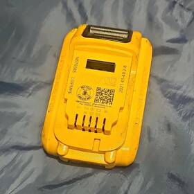 N576685 Dewalt 20v Lithium-ion 4ah Power Tool Battery Yellow High Capacity