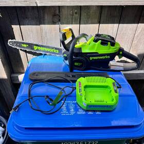 Cs80l417 Greenworks 80 Volt 16 In Battery 4 Ah 18 Blade Chainsaw Charger Cs80l417 Greenworks 80 Volt 16 In Battery 4 Ah 18 Blade Chainsaw Charger