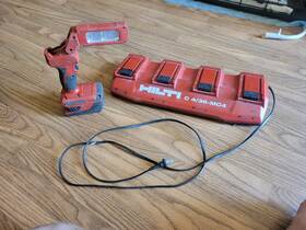120380216 Hilti Battery Charger C 4/36-mc4 B22 5.2 And Flashlight Bundle