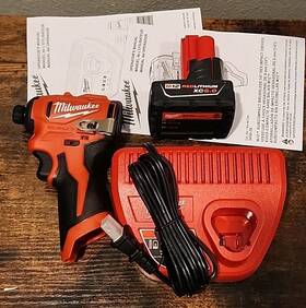 Milwaukee 3450-20 M12 Sub-compact Impact Driver Xc 6.0 Ah Battery And Charger New