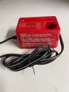 41-59-0180 Milwaukee 2.4 Volt Charger With 3 Batteries 41-59-0180 Milwaukee 2.4 Volt Charger With 3 Batteries