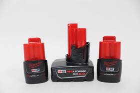 48-11-2401 Milwaukee 48-11-2401/2440 12 Volt Lithium Ion Battery Lot Xc 4.0 X1 And Cp 1.5 X2