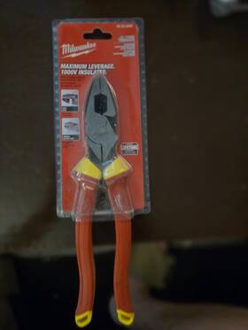 Milwaukee 48-22-2209 1000v Insulated 9 Inch Linemans Pliers Maximum Leverage