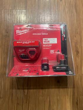 48-59-2402sp-hm Milwaukee 48-59-2402sp M12 2.0 Battery Charger Starter Kit With Bag
