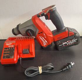 Bsv035940 Milwaukee Rotary Hammer With Red Lithium Xc8.0 Battery And Charger /