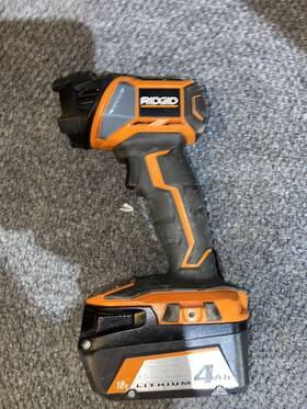 R8693 Ridgid 18v Lithium-ion Cordless Led Flashlight Battery Included 4.0