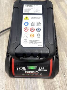 Rb-1825 Ridgid 18v - 2.5ah Battery And Charger Rbc-30 Barely Used. Free Fast Sh