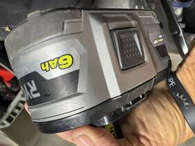 B-100 Ryobi 18v 6ah Battery Parts Only. Does Not Work