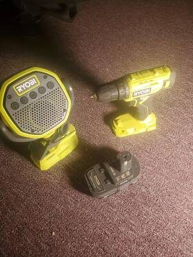P209dcn Ryobi 3/8 Inch Drill With Blue Tooth Clamp Speaker Pcl615 18volt 1.5ah