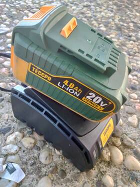 Mlk5x-1104 Teccpo 4.0ah Li-ion 20v Power X Battery And Charger Mlk5x-1104 Teccpo 4.0ah Li-ion 20v Power X Battery And Charger