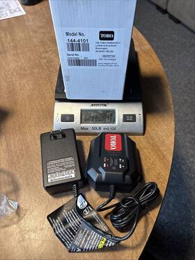 88610 Toro Battery 60v 1a Lithium Charger