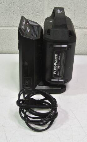 88925 Toro 88902 Flex-force 60v 2.5ah Battery And Charging Dock