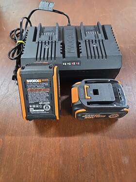 Wa3675 Worx 2 5 Amp Hour 20volt Li Batterys And Double Charger Wa3675 Worx 2 5 Amp Hour 20volt Li Batterys And Double Charger